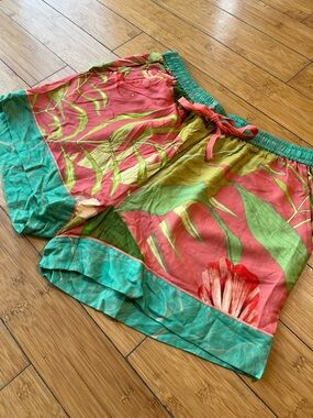 Powder Floral Pink & Green Women's Shorts - Lightweight